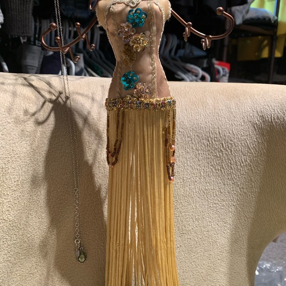 🍒Small Mannequin Doll Rack. Suitable for Necklace , Earrings and Rings. - Picture 5 of 6